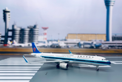 1:400 Phoenix CHINA SOUTHERN AIRBUS A321 Passenger Aircraft