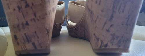 Women's Born B.O.C. Concepts Size 11 Leather Cork Wedge Mule Rosette Summer Cute - Picture 5 of 10