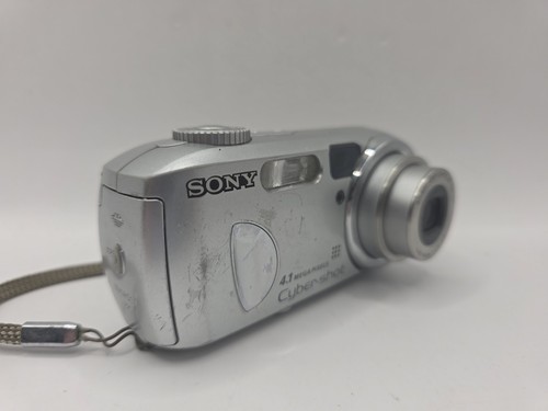 Sony Cyber-shot DSC-P73 4.1 MP Silver Digital Camera Bundle - Tested & Working - Picture 3 of 11