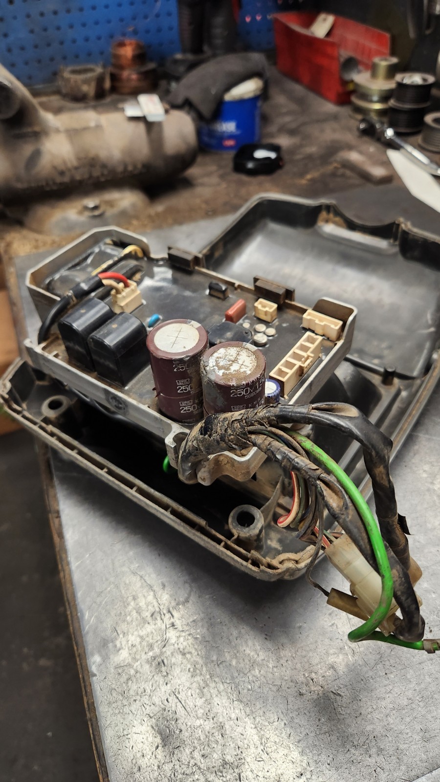 Honda EU2000i Front panel with Inverter. USED. 31310-Z07-E21. Read Description!!