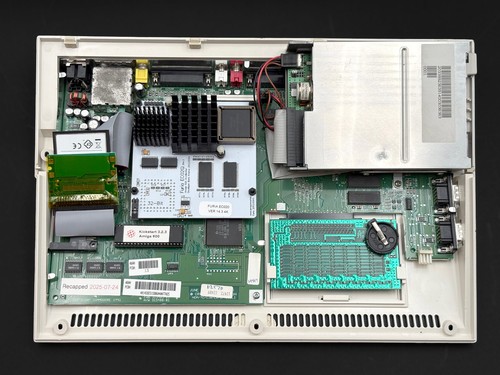 Commodore Amiga 600 w/ Furia 33MHz '020 Accelerator & 11.5MB RAM Computer +more! - Zdjęcie 9 z 24