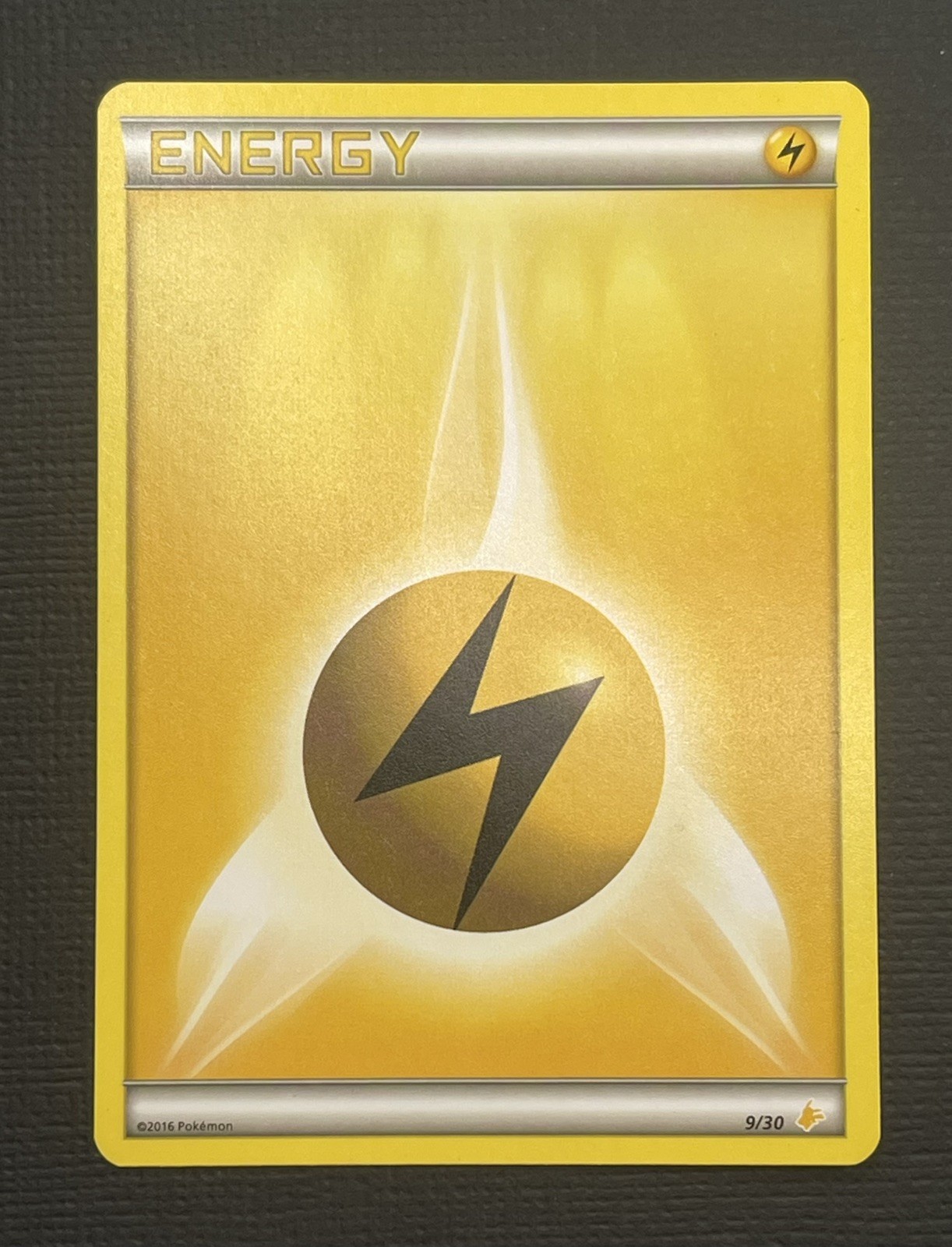 Lightning Energy 9/30 XY Trainer Kit: Pikachu Libre & Suicune Light Play LP