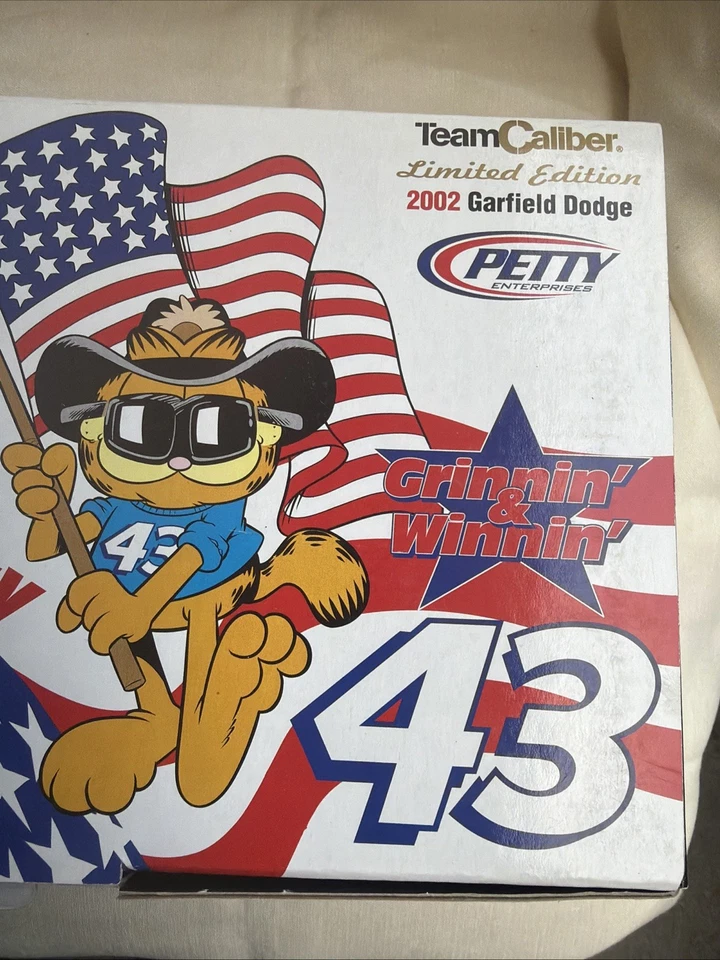 TEAM CALIBER RICHARD PETTY OWNERS SERIES 2002 GARFIELD DODGE GRINNIN & WINNIN 43 - Imagem 3 de 4