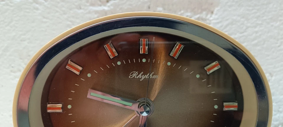 Tischuhr von Rhythm aus den 70 er Jahren Wecker - Bild 3 von 4