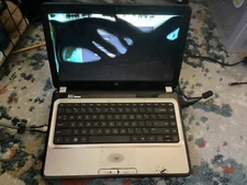 HP Pavilion G4 14" Laptop Windows 7  - broken screen - for parts