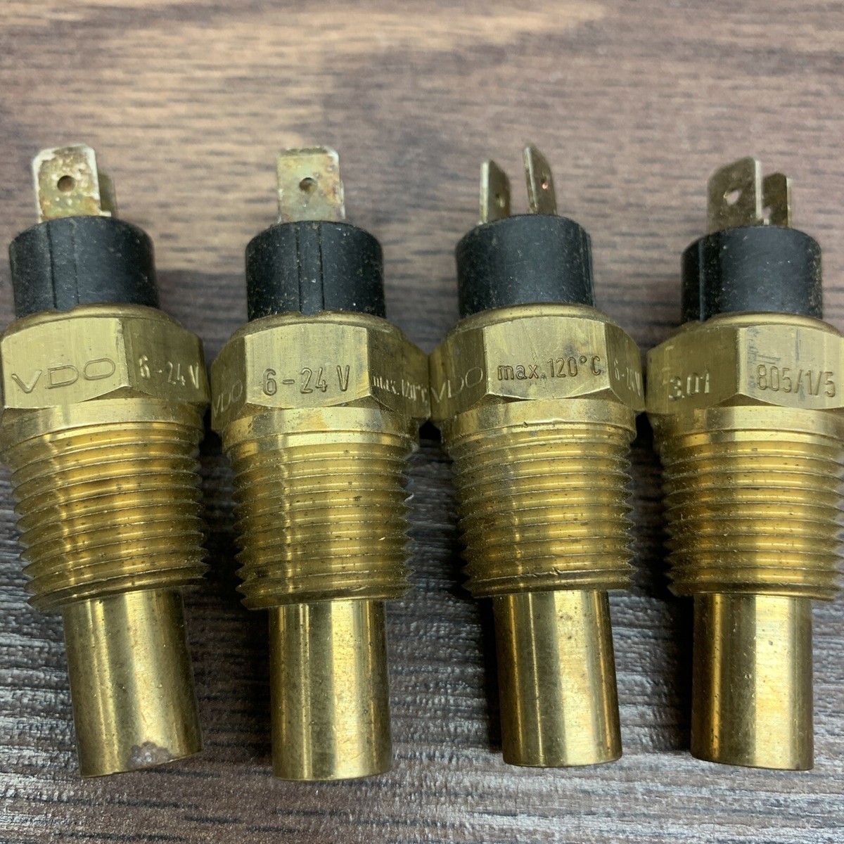 🔥🔥🔥Vdo 323-479 Temperature Sender 250120C Floating Ground 3/8