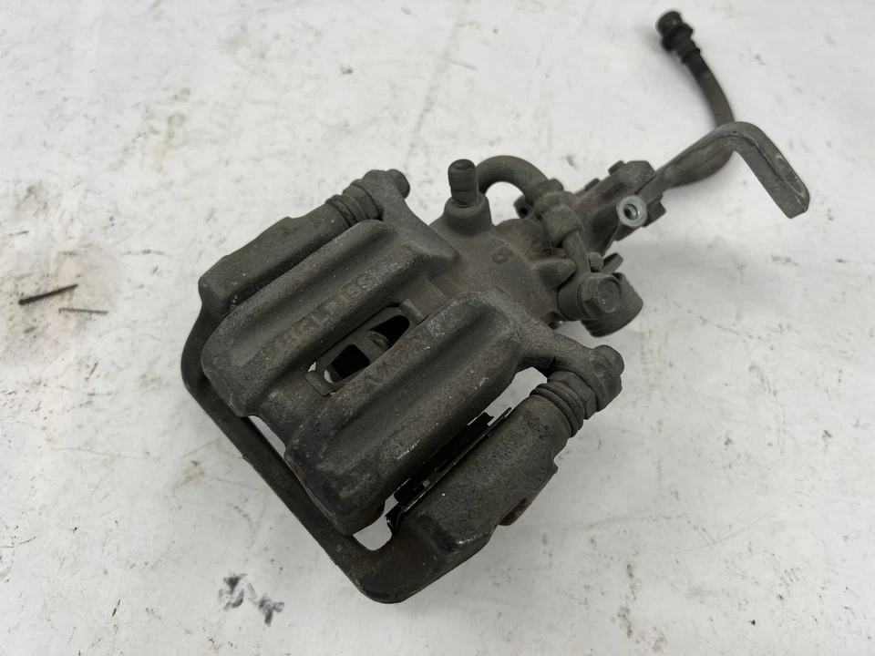 00-09 HONDA S2000 - PINZA DE FRENO TRASERA DERECHA PASAJERO - FÁBRICA OEM Foto 4 de 4