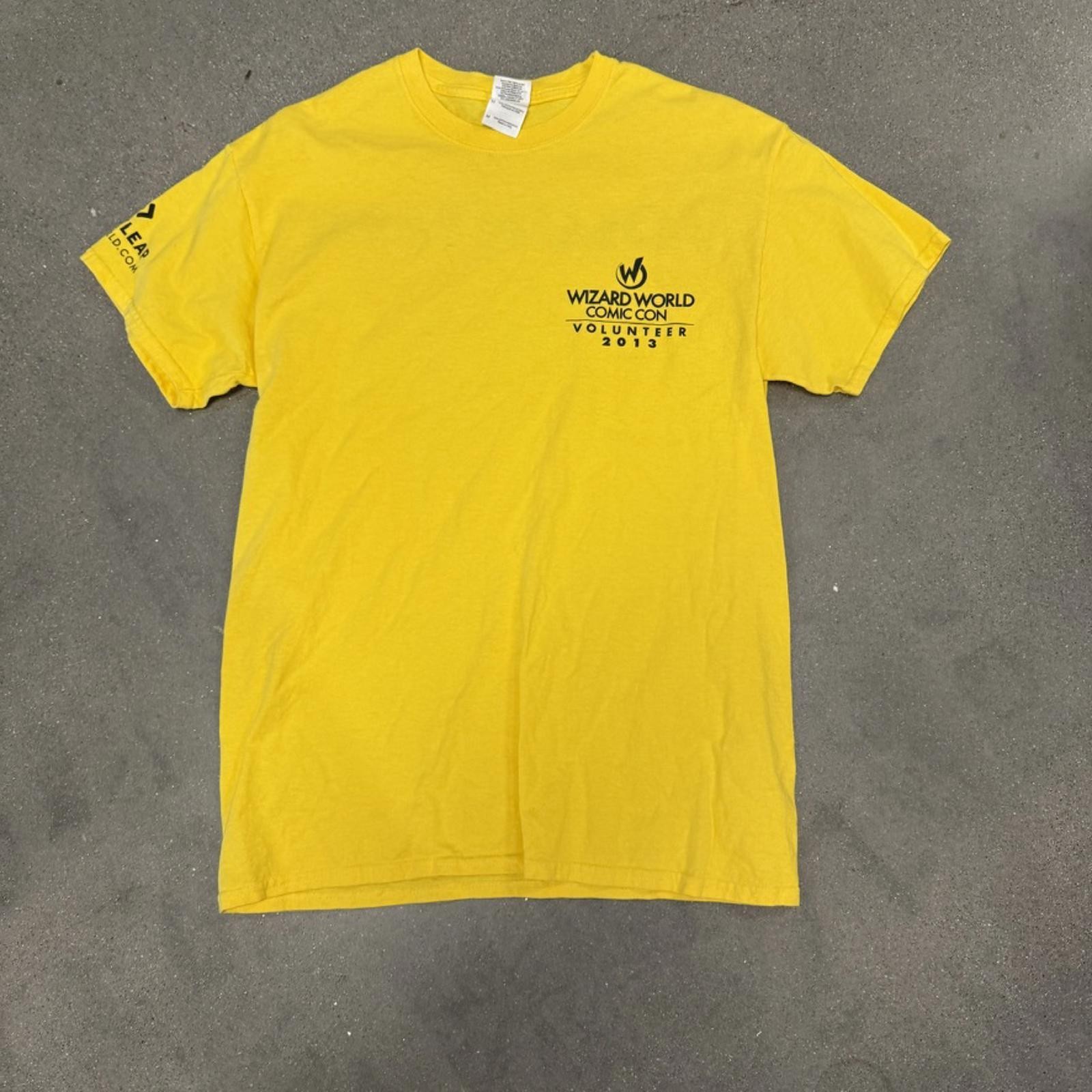 Wizard World Comic Con 2013 Yellow Volunteer Shir… - image 1