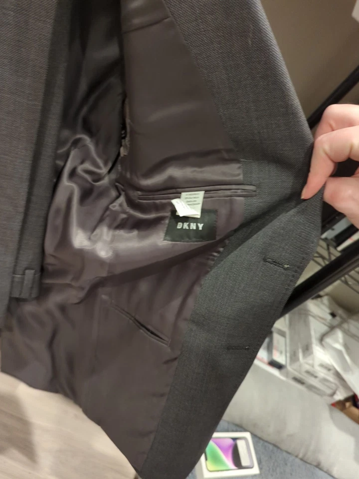 Blazer Abrigo Deportivo DKNY Para Hombres Calce Ajustado Gris Sólido 2 Botones 100% Lana con Pantalones Foto 4 de 4