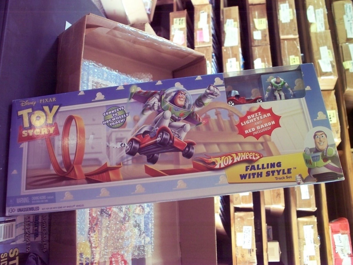 2009 HOT WHEELS PIXAR TOY STORY RACE TRACK FALLING 💰😍💎 BUZZ FIG