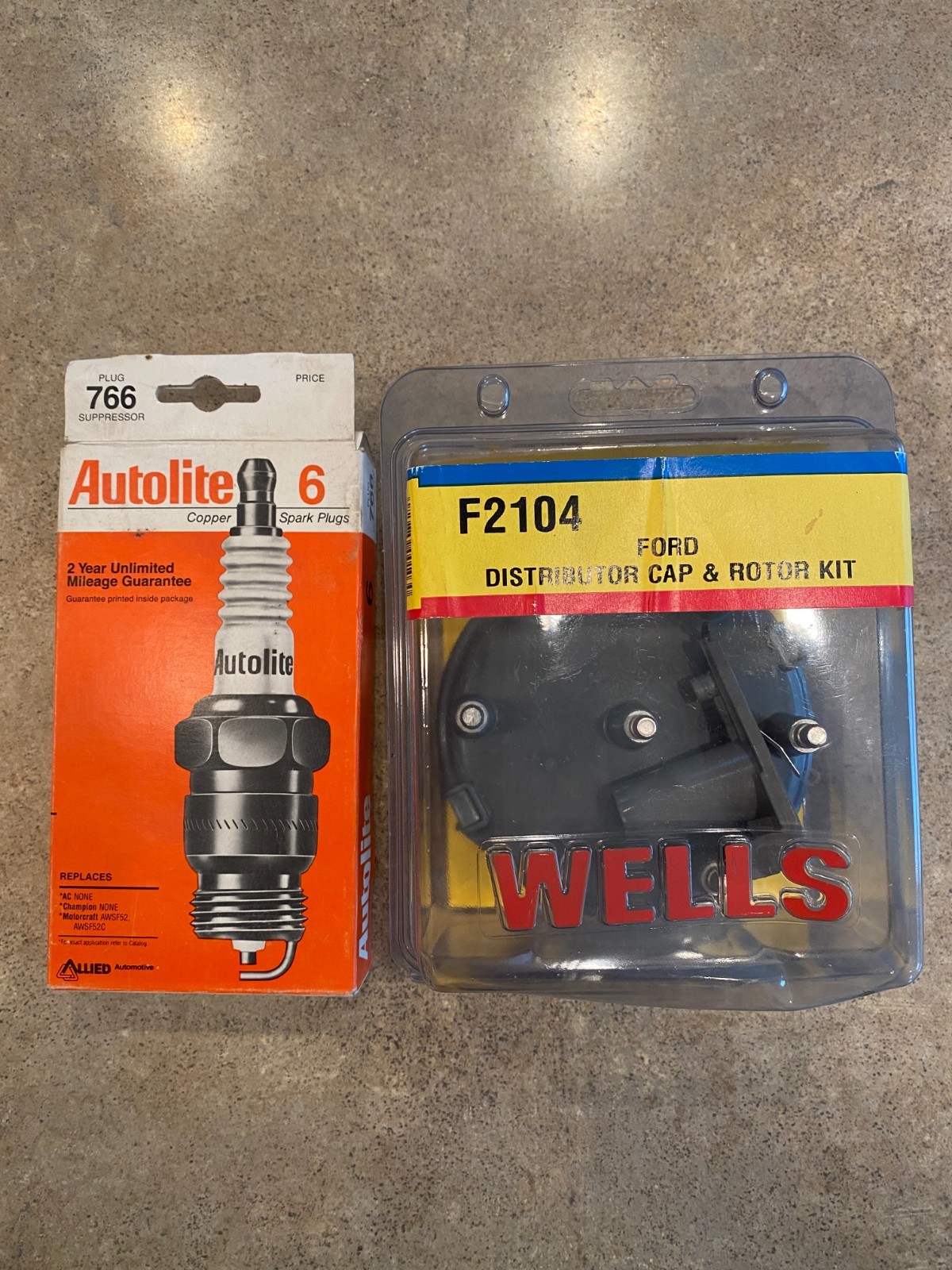 Ford 86-77 Distributor Cap/Rotor and Autolite 766 Spark Plugs