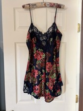 Victoria  s Secret Gold Label Vintage Floral Lace Slip Dress Sz M