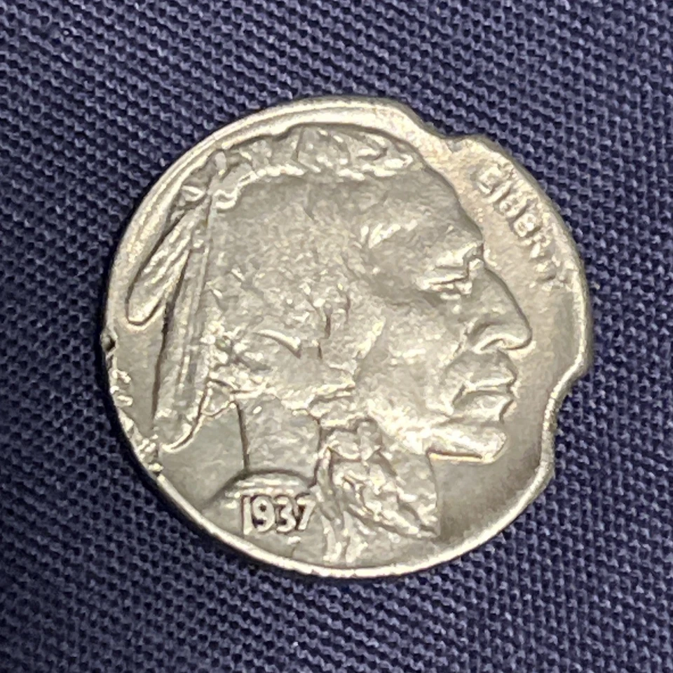 1937 Double Clipped Planchet Buffalo Nickel Beautiful Error Coin! - Image 2 of 4