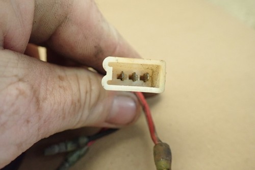 1975 YAMAHA RD350 VOLTAGE REGULATOR PRESSURE SWITCH - Picture 7 of 7