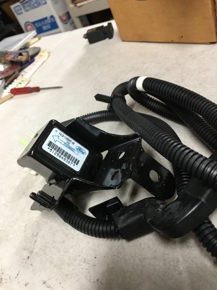 NUEVO GENUINO F4CZ14B005A SENSOR DE CHOQUE DELANTERO IZQUIERDO FORD ESCORT 1994 Y MERCURY LYNX Foto 2 de 2