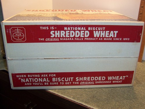 ANTIQUE HUGE DISPLAY SHREDDED WHEAT NATIONAL BISCUIT COMPANY ADVERTISING BOX - Picture 8 of 9