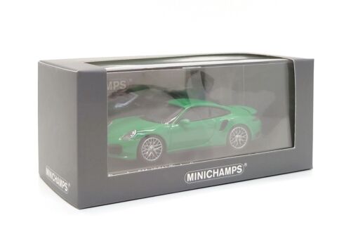 Minichamps 1:43 Porsche 911 Turbo S (991) in Viper Green - Picture 2 of 9