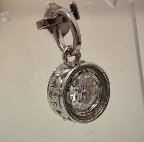 Ciondolo Set Lunetta Oro Bianco 14K, Ciondolo Solitario Moissanite Taglio Tondo 1,10 Ct - Foto 2 di 7