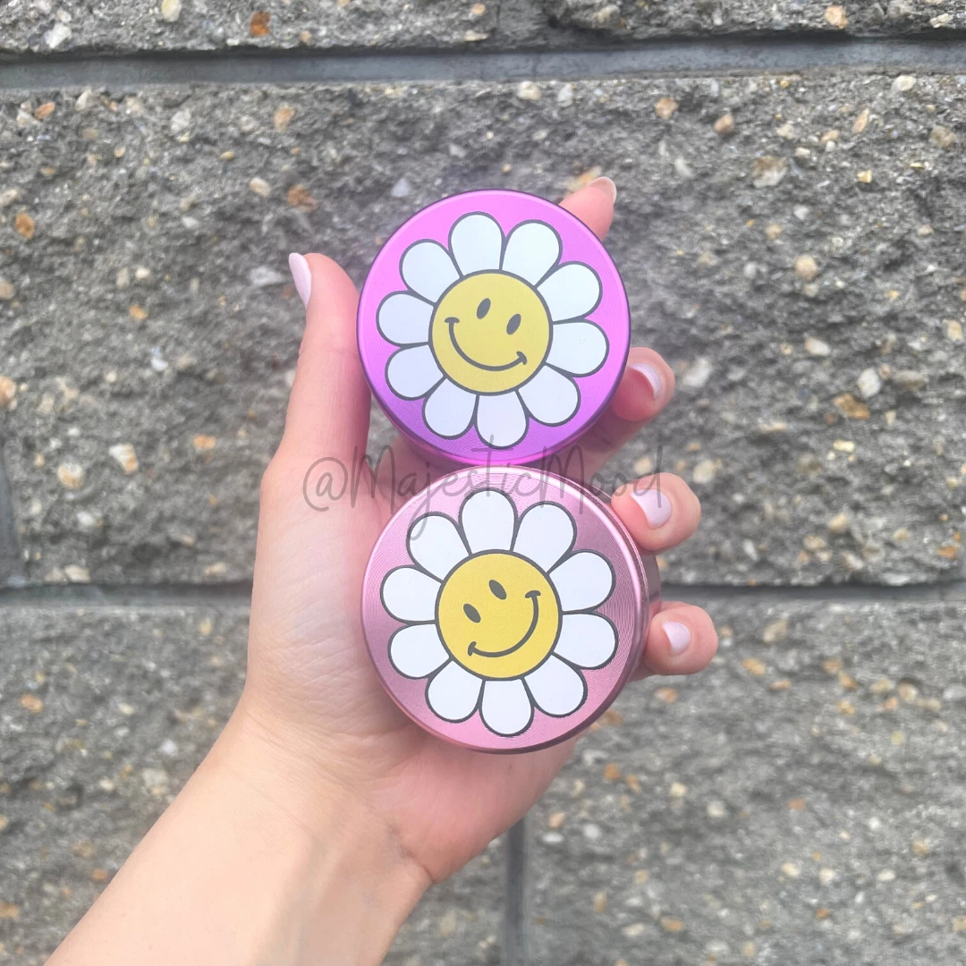 Girly Daisy Herb Spice Grinder Herbal Metal 4Pc Grinder 55mm (medium) 1pc
Opens in a new window or t