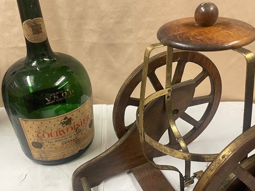 Botella grande vacía Courvoisier antigua/rara con carro aspecto de cañón - Imagen 16 de 16
