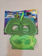 PJ Masks Gekko Accessory Kit LIGHT UP MASK, Cape & Logo Patch Costume Dress Up