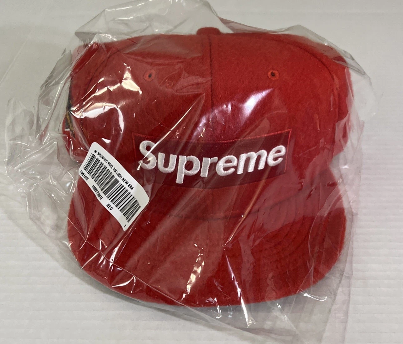 SUPREME BOÎTE EN LAINE BROSSÉE LOGO NOUVELLE ÈRE CHAPEAU ROUGE TAILLE 8 FW24 SEMAINE 17 (AUTHENTIQUE