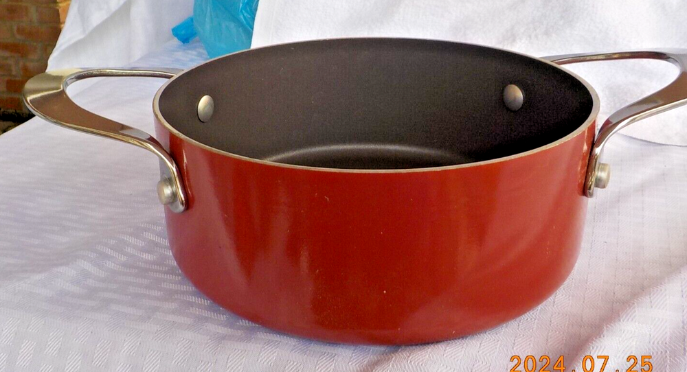 Rachel Ray porcelain red & silver durable nonstick 2.5Qt/2.4L soup pot