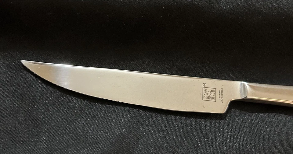 ZWILLING J.A. "Cuchillo para carne HENCKELS de acero inoxidable de 9,25"" estilo moderno" Foto 2 de 4