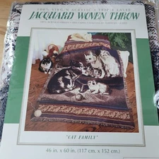 Crown Crafts CAT FAMILY Blanket 46X60 Jacquard Woven Throw Blanket NEW NEW A++
