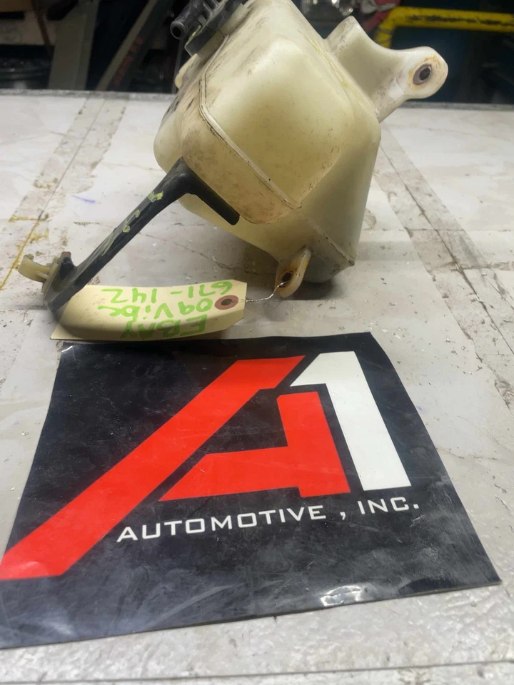 Garrafa de recuperação de transbordamento de líquido de arrefecimento 2009-2010 PONTIAC VIBE fabricante de equipamento original - Imagem 4 de 4