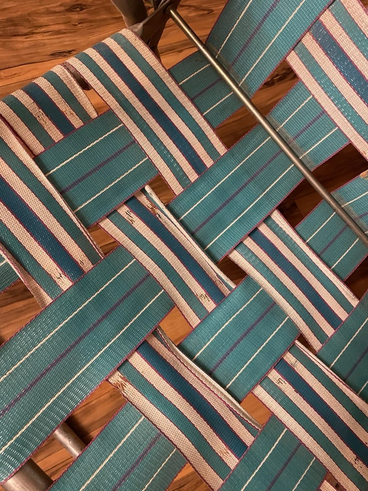 Silla de césped vintage con marco de aluminio plegable Sunbeam Webbed Foto 3 de 4