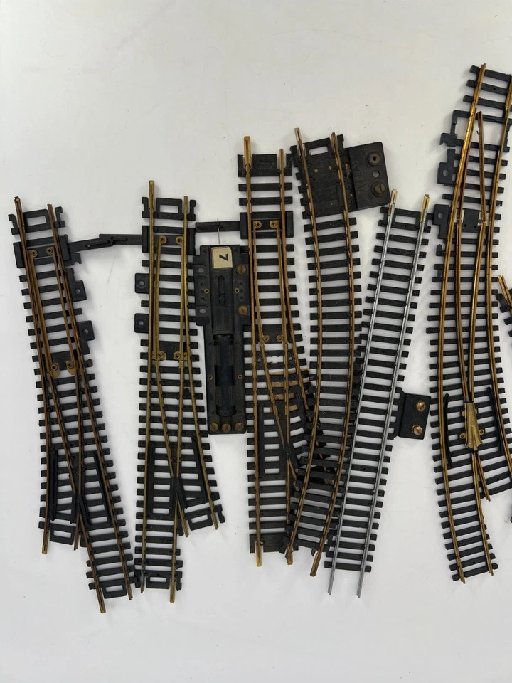 Atlas HO Scale Lot of 8 Switch/Straight/Curve/Crossing Good Condition - Image 4 of 4