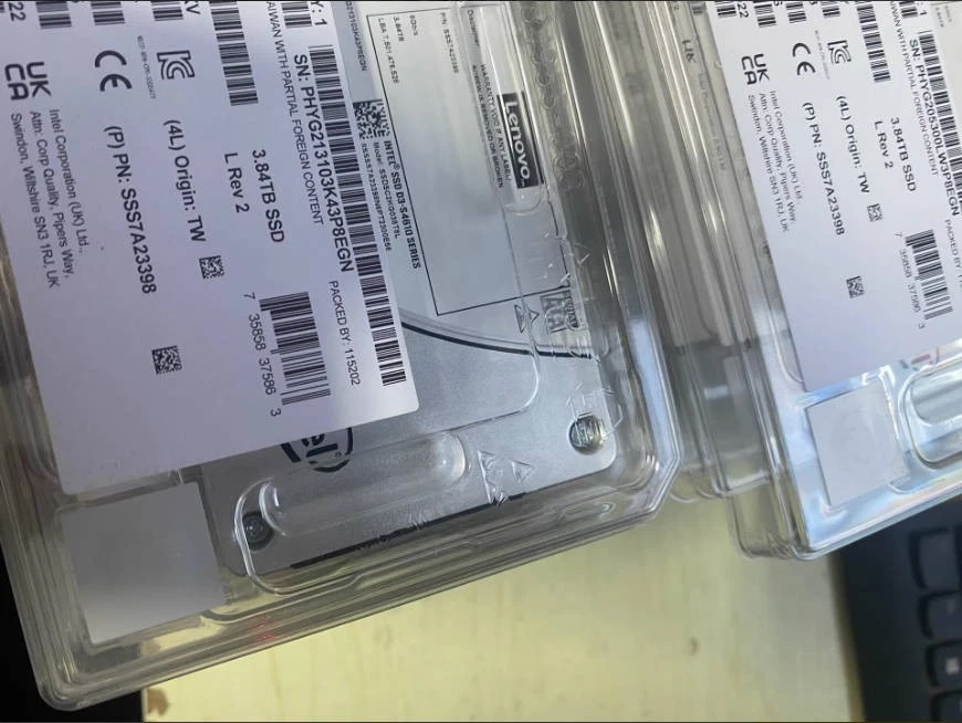 Lenovo Intel S4610 3.84TB SSD 2.5" SATA 6Gb/s Solid State Drive SSDSC2KG038T8L1 - Image 2 of 3