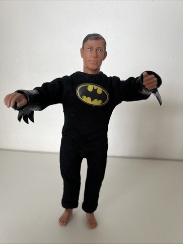 Vintage 1975 Batman Lion Rock Action Figure Articulated With Cape Rare - Picture 2 of 13