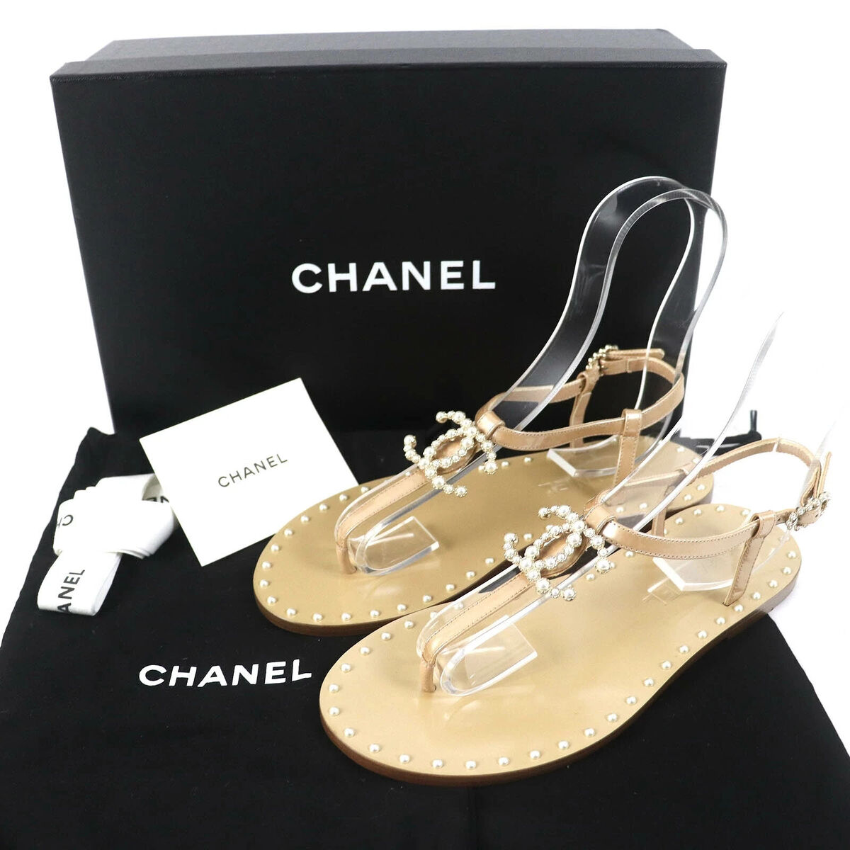 CHANEL 17P G32551 Pearl COCO Mark Leather Thong Sandals 35C CHANEL 17P G32551 Pearl COCO Mark Leather Thong Sandals 35C