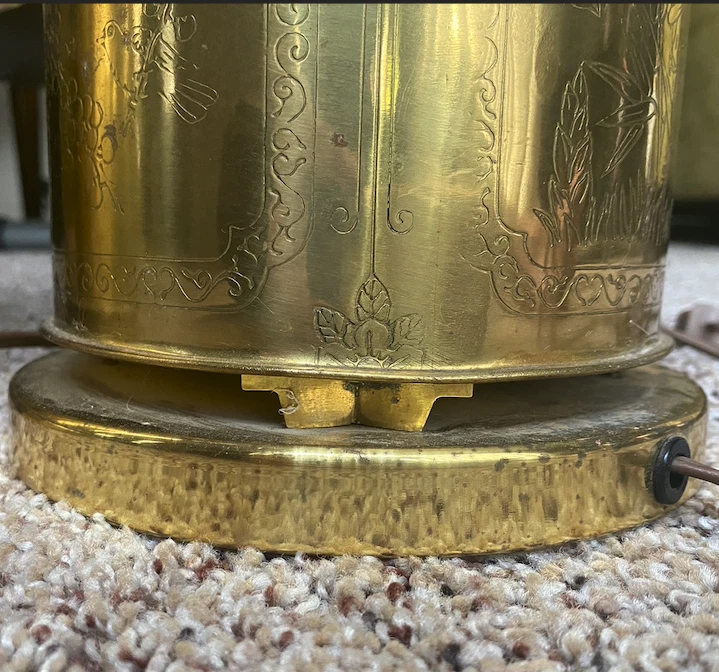 Par de lámparas orientales vintage encantadoras de latón de mediados de siglo rústicas grabadas Foto 3 de 4