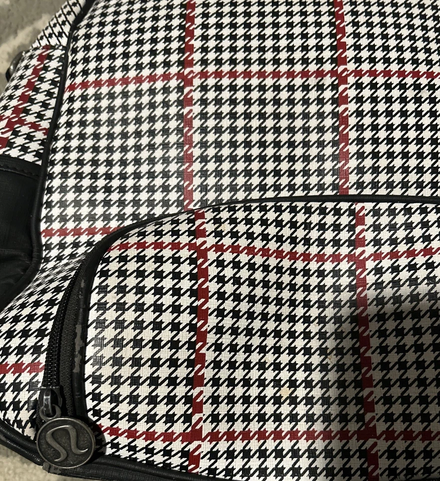 Bolso de Lona Lululemon Grande Negro Rojo Blanco Cuero Con Correa Dañada Foto 3 de 4