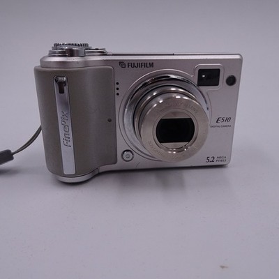 Fujifilm FinePix E510 Digitalkamera Digicam Silber 5.2 MP Zustand gut