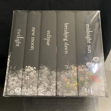 NEW SEALED! FRESH! CLEAN! Twilight Saga Deluxe Hardcover Box Set Stephenie Meyer