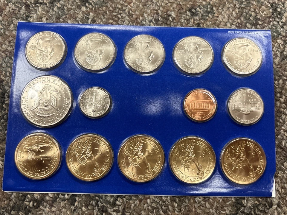 2007 US Mint D&P Uncirculated Set 10 Gold Dollars, 10 State Quarters OGP+COA - Image 4 of 4