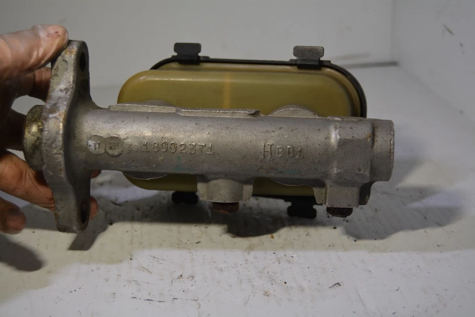 Chevrolet Malibu 1978-1980 cilindro maestro de freno OEM, 541-00676 Foto 4 de 4