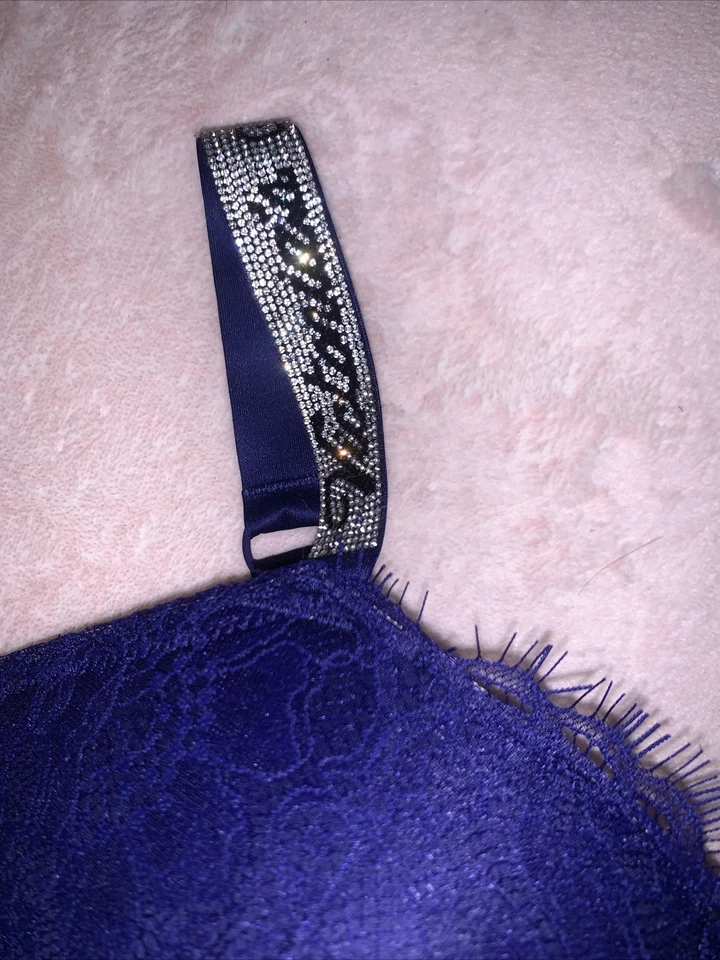 Sujetador Victoria's Secret Bombshell Añadir 2 Copas Correas Estrás (Azul Marino, 38DD Foto 2 de 4