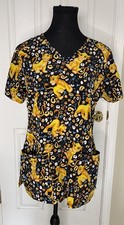 Disney Lion King Simba Scrub Top Women  s Small V-Neck Pockets