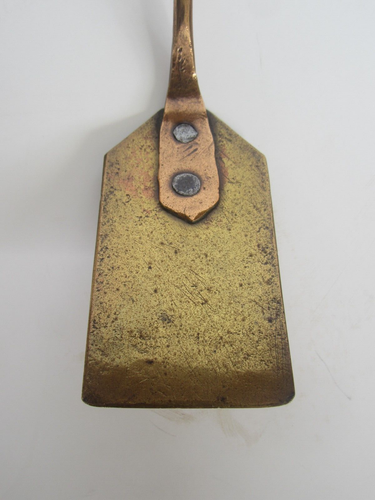 Antiker handgeschmiedeter Kaminspachtel aus Messing & Kupfer aus dem 19. Jahrhundert (15 1/2") - Bild 3 von 16