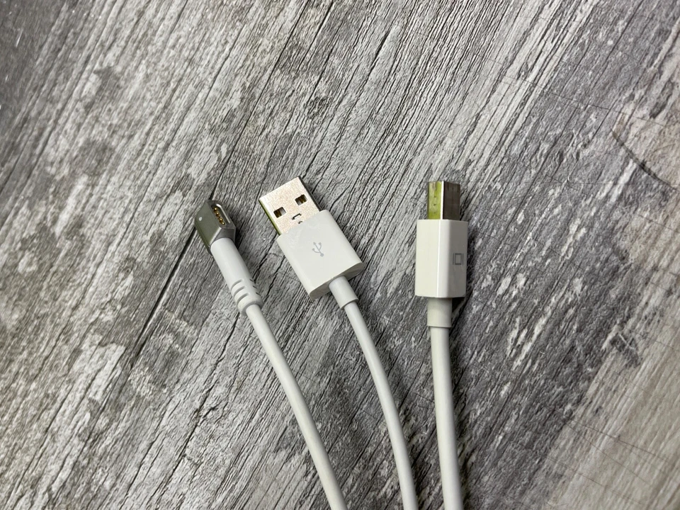 Apple Cinema Display LED A1267 24" LED Silver MB382LL/A - 1920x1200 MagSafe USB - Image 4 of 4