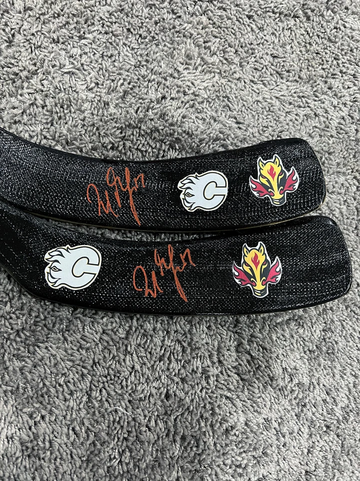 MILAN LUCIC Calgary Flames FIRMADO Autografiado Palo de Hockey Certificado de Autenticidad Blasty Retro Foto 2 de 2