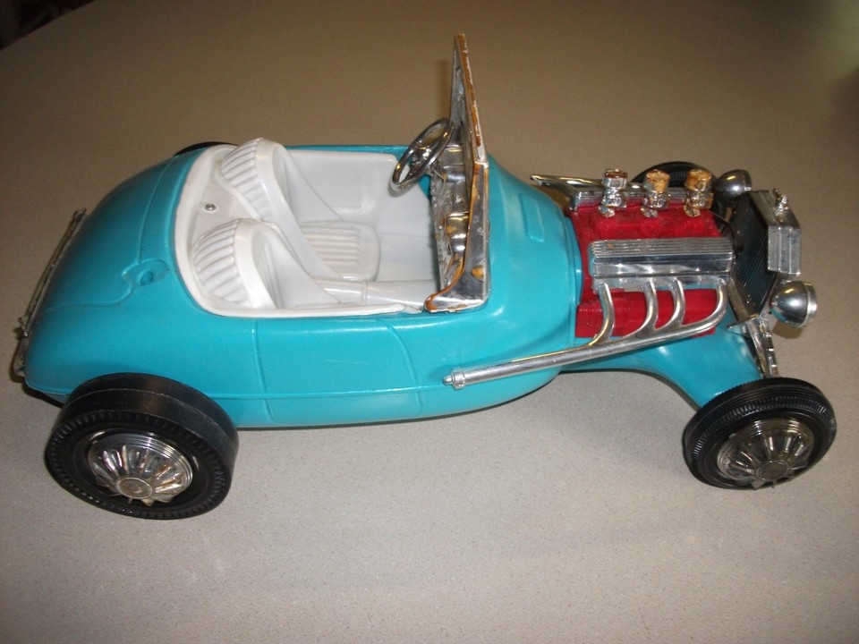 Hot Wheels Voiture Télécommandée Barbie Le Film Corvette Stingray 1956 Hot Wheels Voiture Télécommandée Barbie Le Film Corvette Stingray 1956