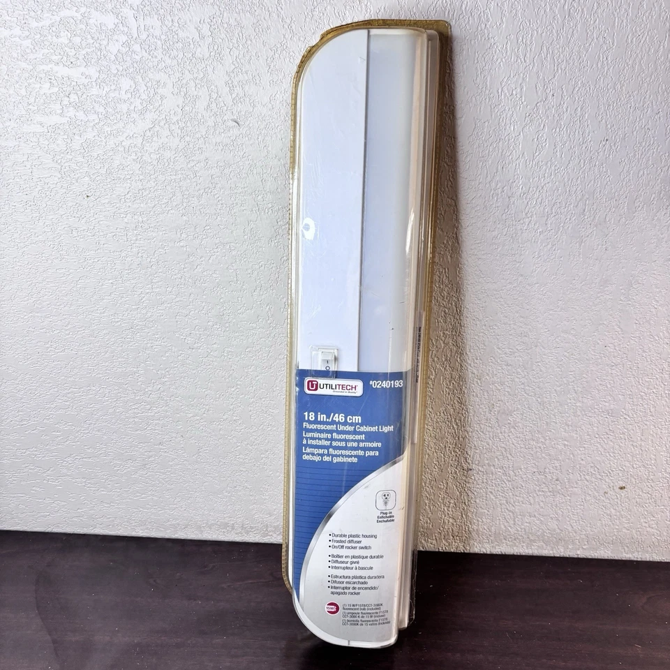 Luz fluorescente debajo del gabinete Utilitech 18 pulgadas 15 vatios NUEVO Foto 3 de 4