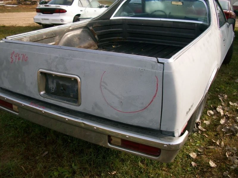 Cuello de llenado de combustible EL CAMINO 1982 138935 Foto 2 de 4