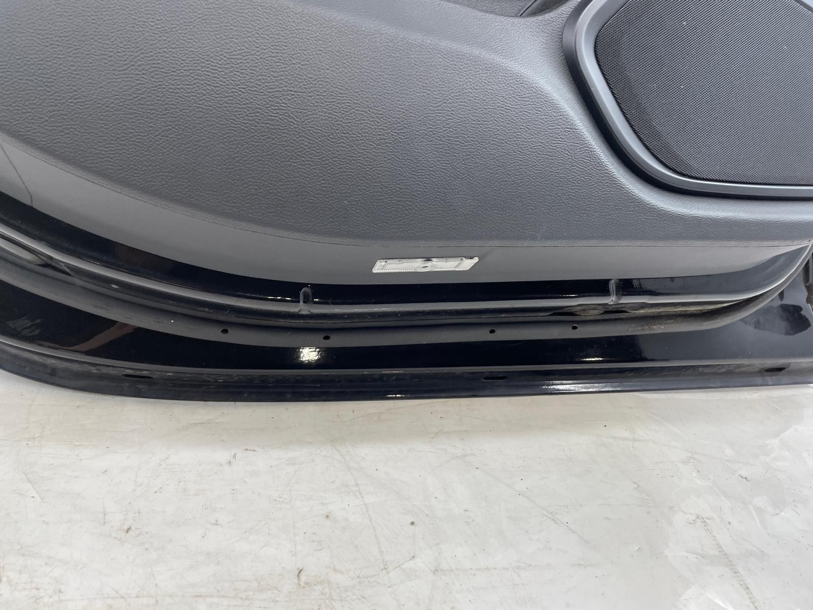 2014 Maserati Quattroporte S LH Driver Rear Door Assembly Dirt In Paint Scratch